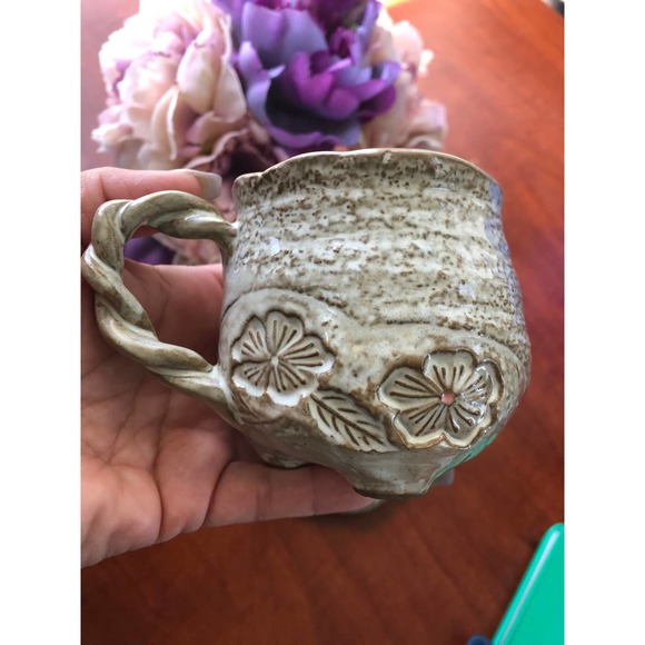 Asian Pottery Tea Cup and Saucer - Picture 6 of 9